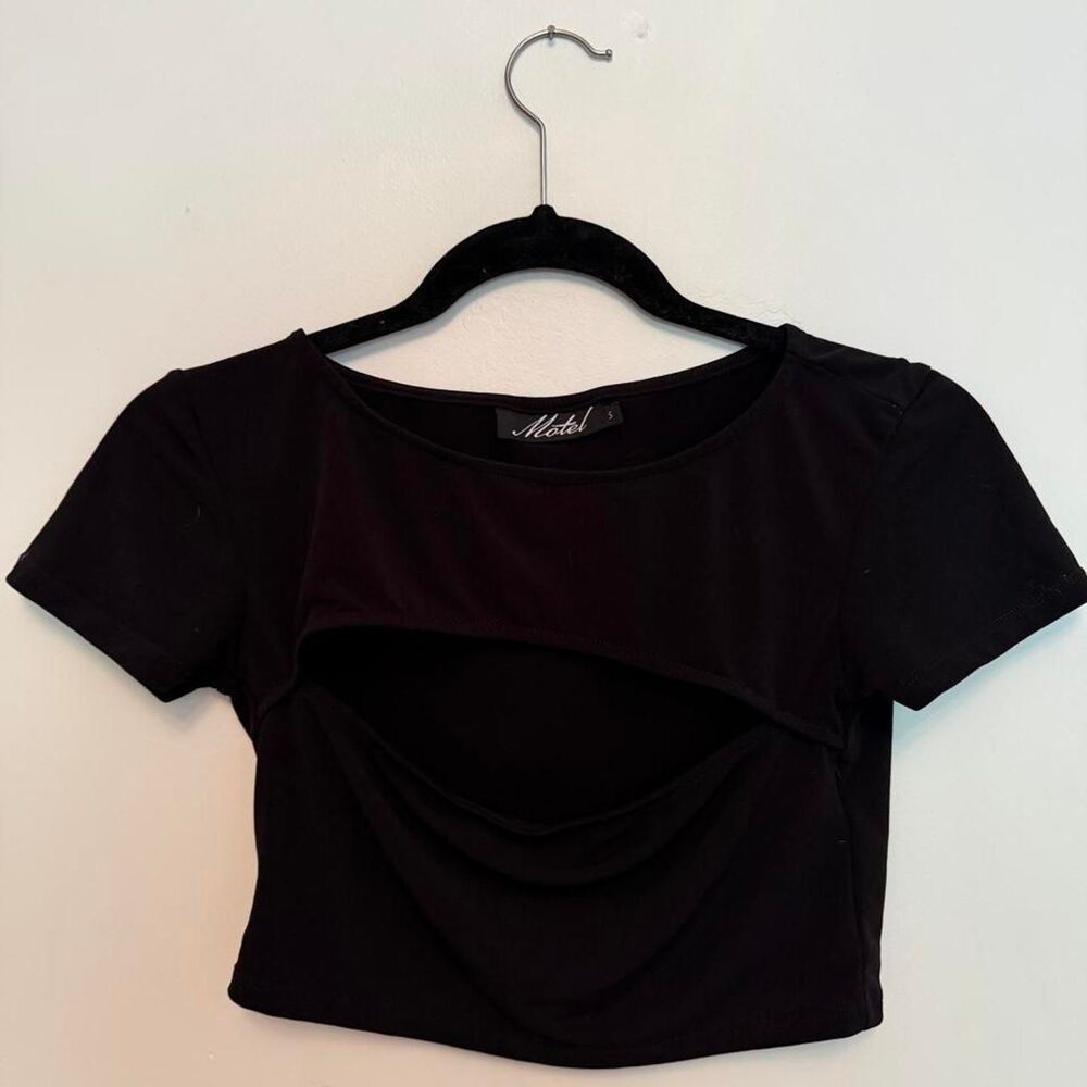 Motel Women's Black Crop-top